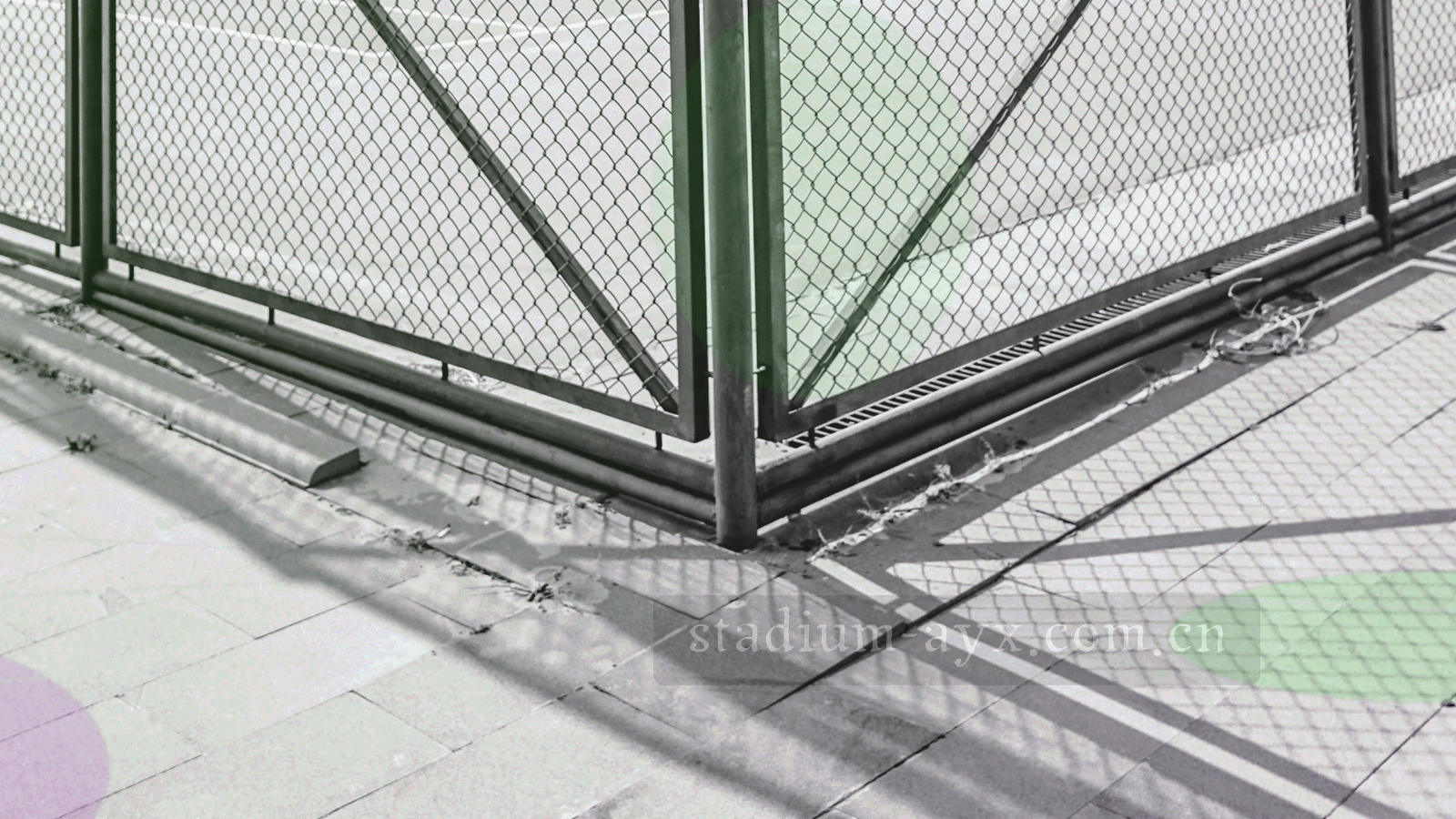 体育场夜间灯光与看台轮廓